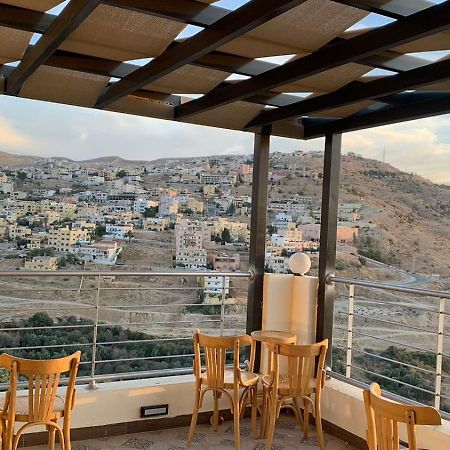 وادي موسى Shaqilath Hotel المظهر الخارجي الصورة